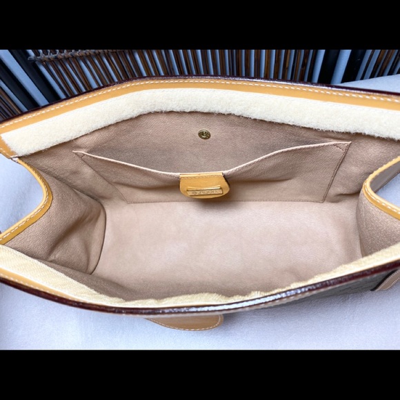Gucci bag, Gucci Supreme, Gucci Clutch, Pristine Condition, Classy Clutch - Picture 13 of 16